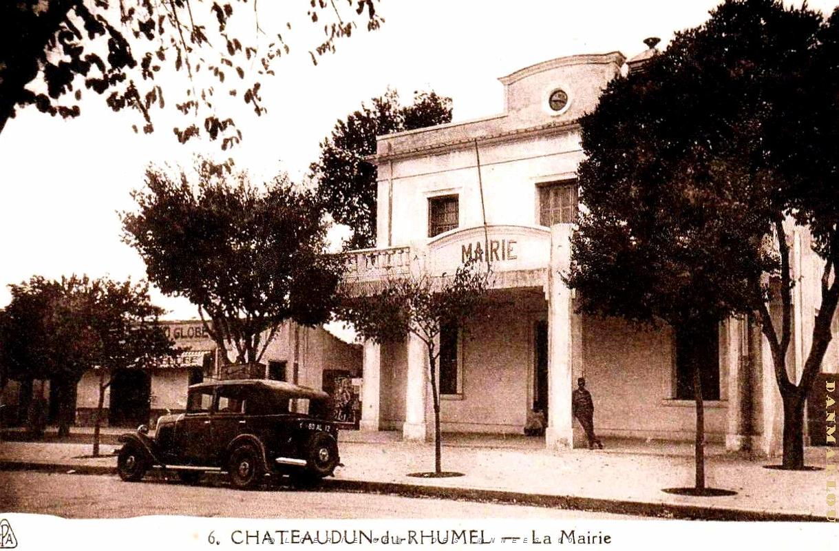 Chateaudun -du-Rhumel - Mairie.jpg